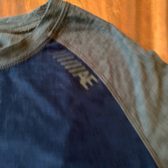 American Eagle Mens Long Sleeve Flex T Shirt Size Small S Athletic Stretchy Fit - Picture 3 of 6